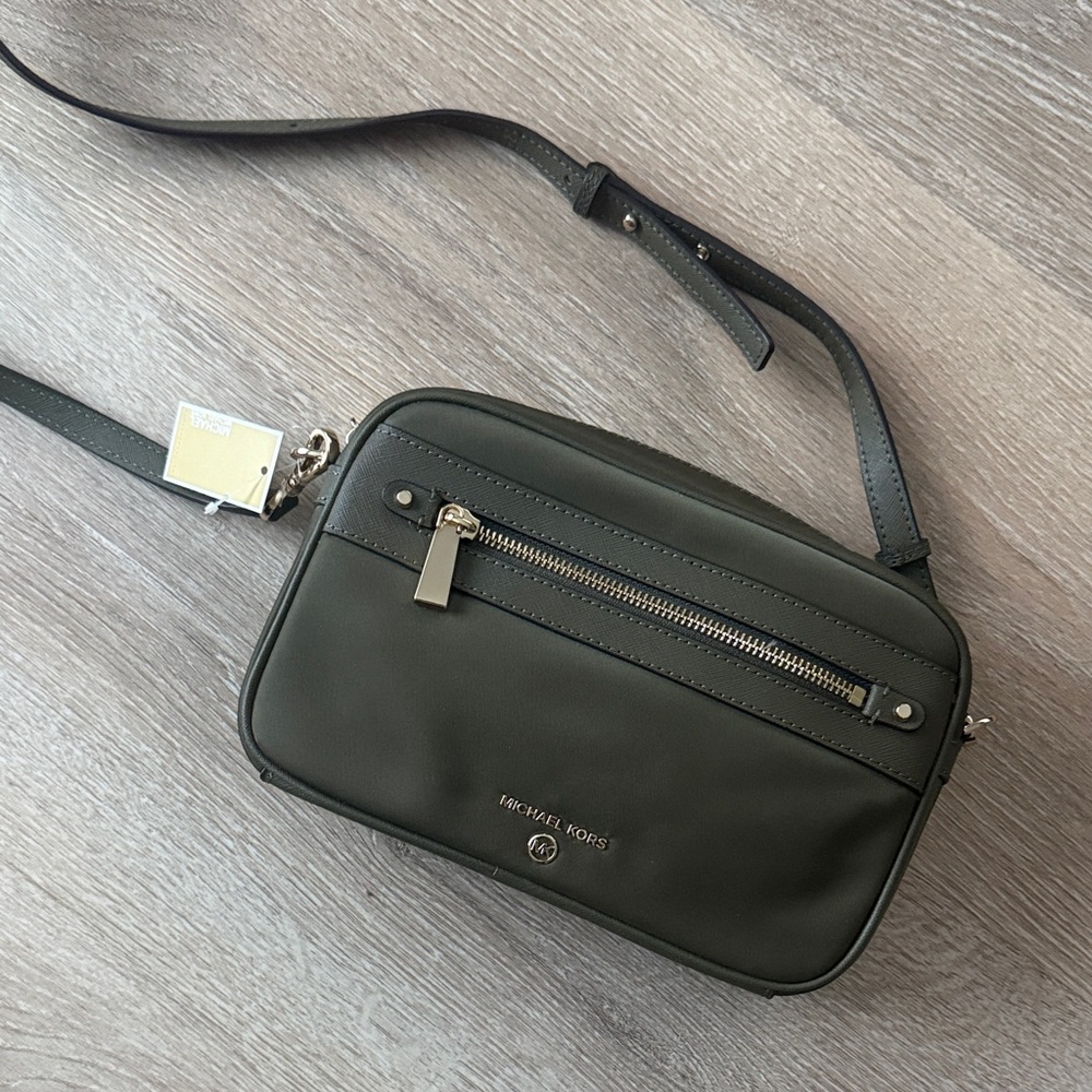 *NEW* w/tag Michael Kors purse